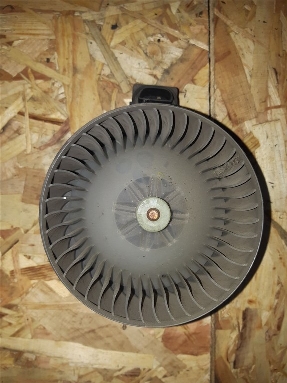 Suzuki Swift III 04-10 Fûtõmotor 272700-0311 2. kép