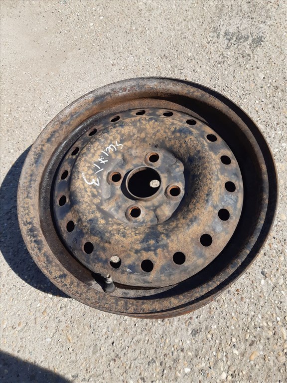 Suzuki Swift III 04-10 <p>Felni méret: 14"</p><p>Felni szélesség: 5.0</p><p>Furatszám: 4</p><p>Osztókör: 100.0</p><p>ET szám: ET40</p><p>Agy Átmérõ: 54.1</p><p>Állapot: Normál</p><p>Érdeklõdéskor hivatkozzon erre: KIN-66931</p><p>Bármire van szüksége hívjon bizalommal!<br>Kizárólag munkaidõben hétfõtõl - péntekig 8-12 13-16 óráig!<br>Alkatrészek széles választékban!<br>Hivatalos Regisztrált Autobontó Kecel!<br>Vásároljon Megbízható Helyrõl Beszerelési Garanciával Profiktól!</p> 2. kép