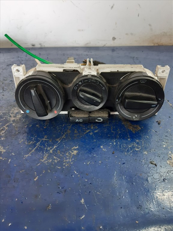 Skoda Octavia Fûtéskapcsoló 1J0 820 045 E 1. kép