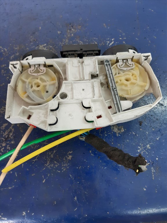 Skoda Octavia Fûtéskapcsoló 1J0 820 045 E 3. kép