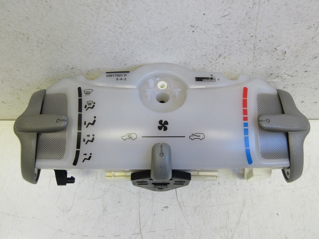 Toyota Aygo (AB10) fûtéskapcsoló (fûtés kapcsoló) 559000H020 1. kép