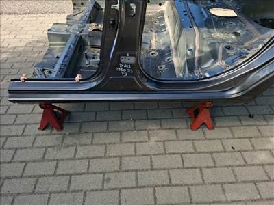 Toyota Yaris 5 ajtós bal küszöb