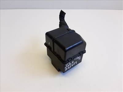 Volkswagen Passat VII (3A) biztosítéktábla motortér 7N0937311