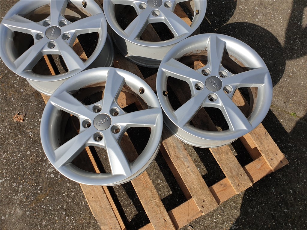 16" 5x112 Audi A3 2. kép