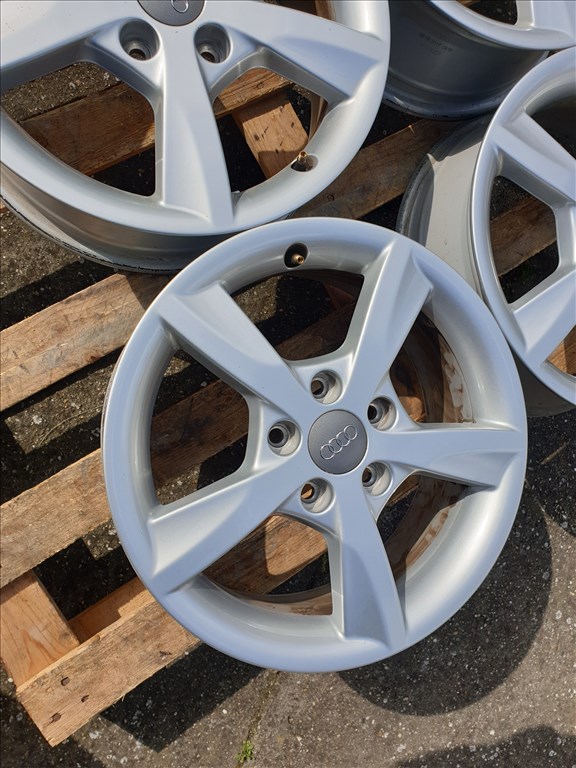 16" 5x112 Audi A3 3. kép