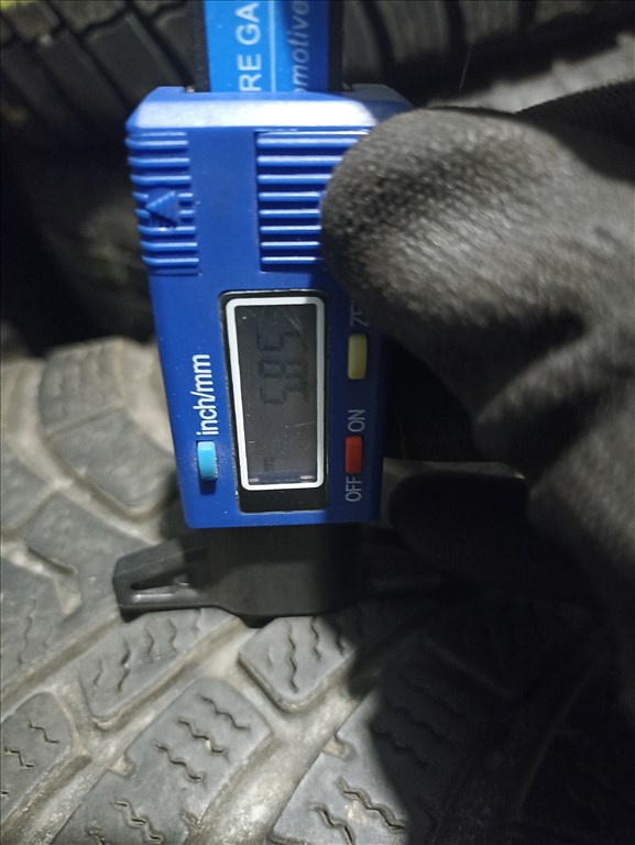  225/6017" használt Falken téli gumi gumi 3. kép