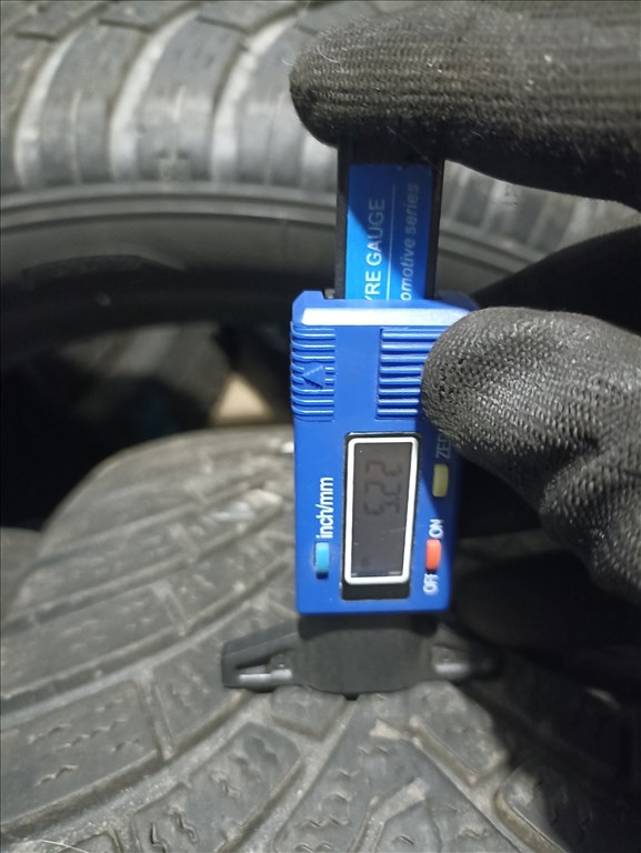  225/6017" használt Falken téli gumi gumi 4. kép