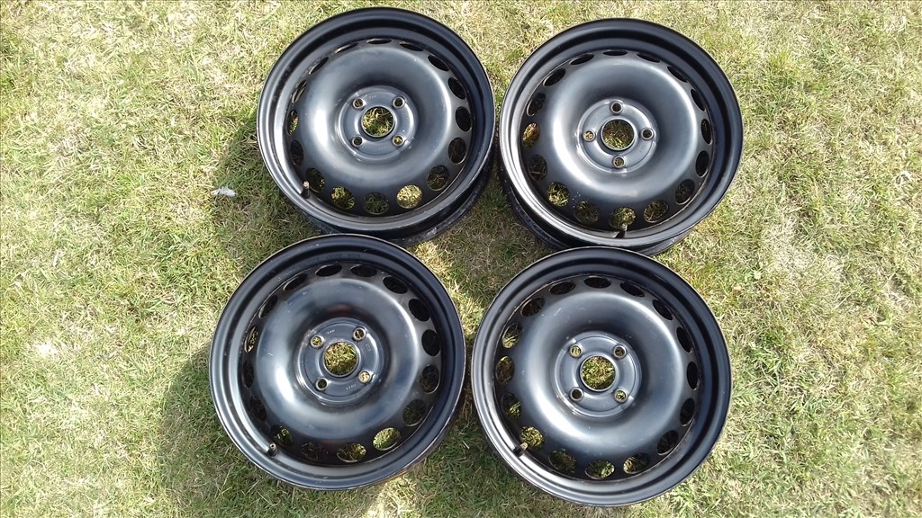  4x100 lyukosztású 4,5J 15" használt lemezfelni Peugeot 108 Citroen C1 II Toyota Aygo II 1. kép