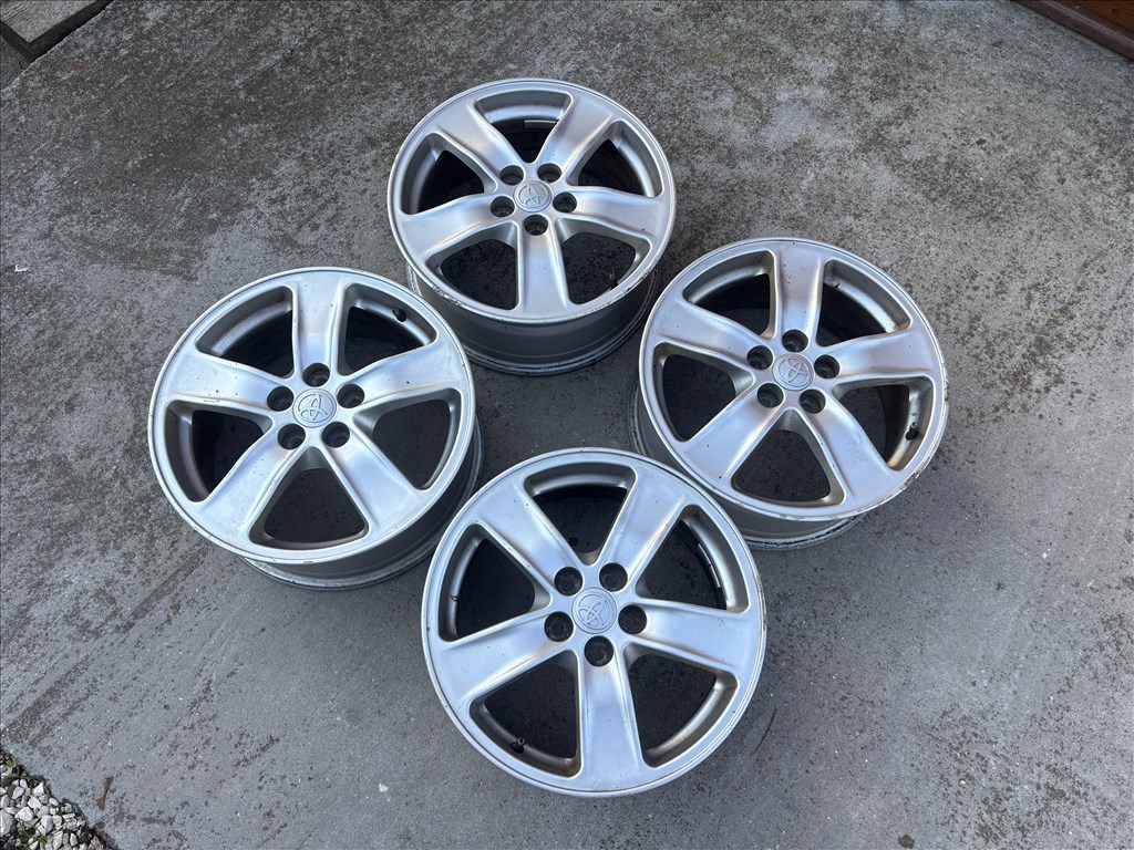 Toyota gyári alufelni szett, 5x100 16" PZ474-T0670-Z Avensis, Prius 3. kép