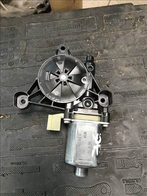 Skoda Octavia III jobb első ablakemelő motor 5q0959802b