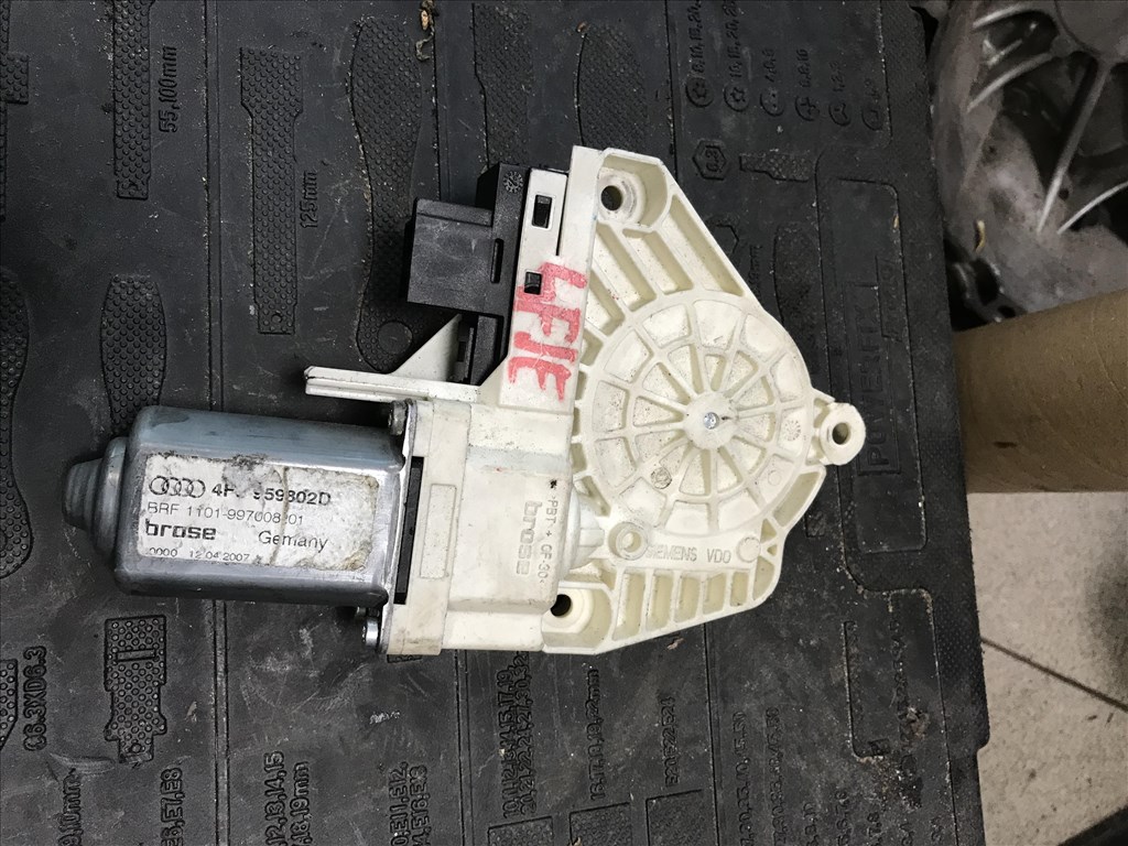 Audi A6 (C6 - 4F) jobb első ablakemelő motor 4f0959802d 1. kép