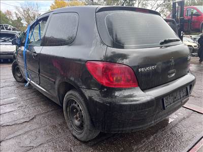 Peugeot 307 1.6i bontott alkatrészei