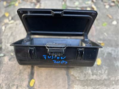 Ford Fusion Műszerfal tároló rendszer 