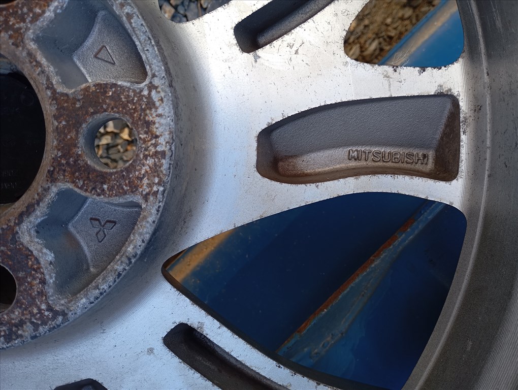 4 db gyári Mitsubishi alufelni 5x114,3 7x18 ET38 kf: 67,1 mm 6. kép