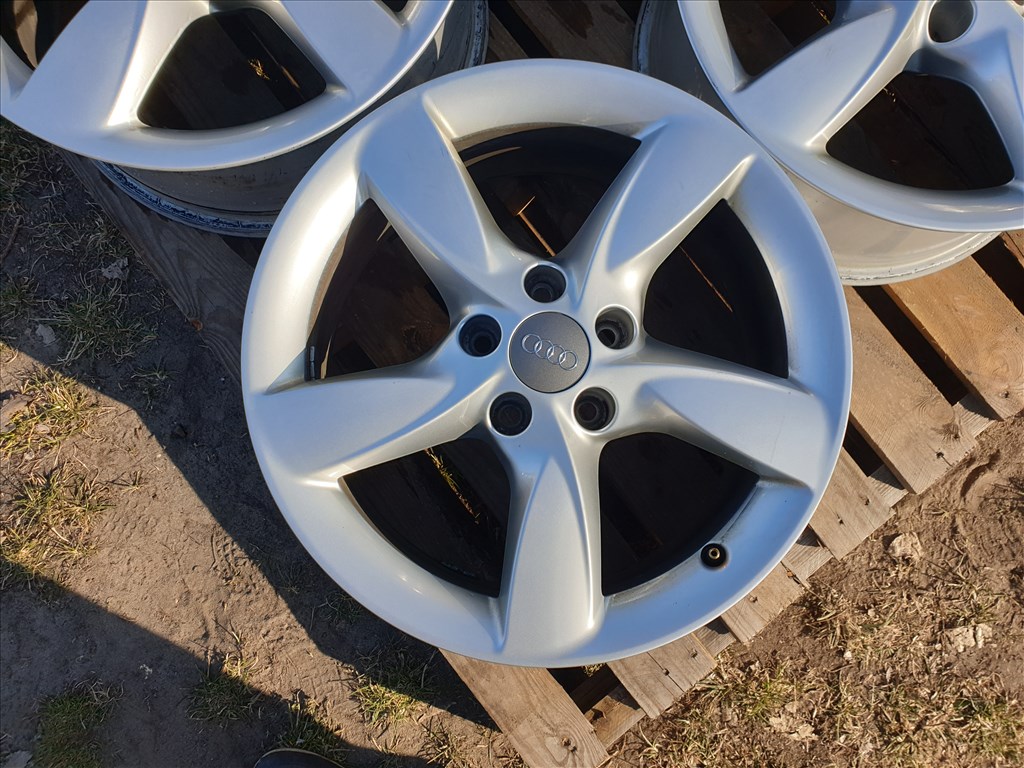 17" 5x112 Audi A4 B8 4. kép