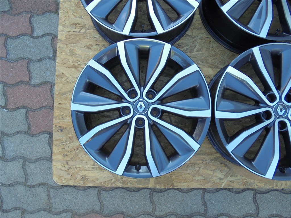 19-es 5 x 114.3-as Renault alufelni szenzorral eladó 3. kép