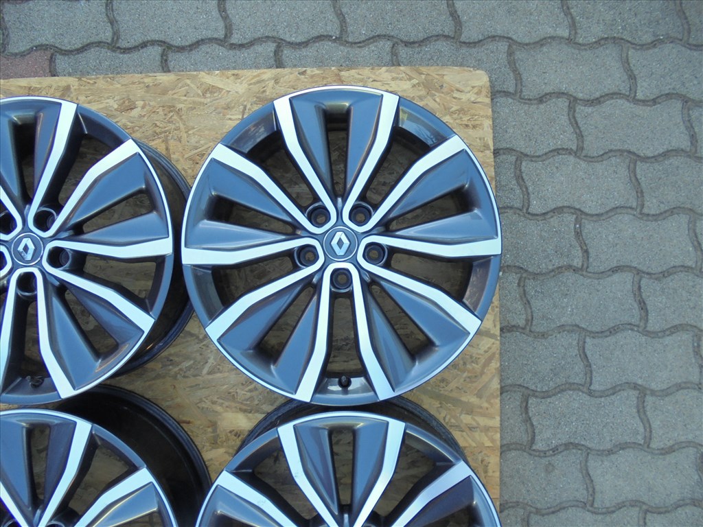 19-es 5 x 114.3-as Renault alufelni szenzorral eladó 4. kép