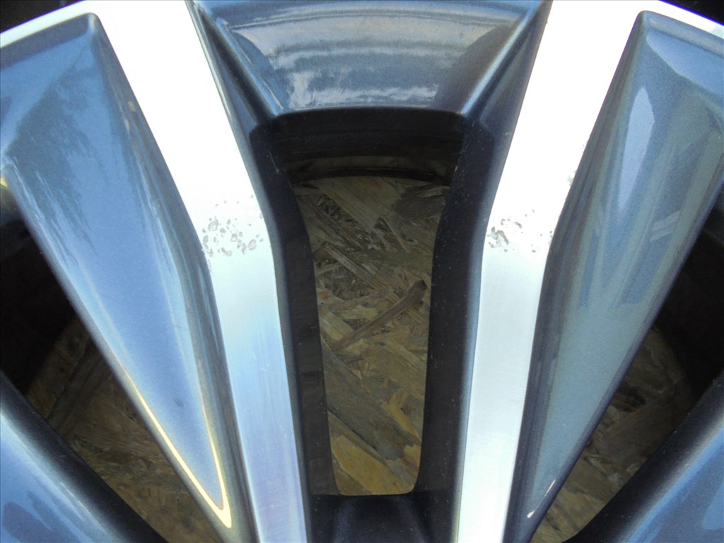 19-es 5 x 114.3-as Renault alufelni szenzorral eladó 6. kép