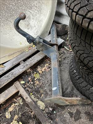 Mitsubishi Pajero IV 3.2 DI-D vonóhorog 