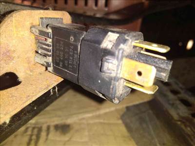 Suzuki Ignis 03-07 Féklámpa Kapcsoló 13118574