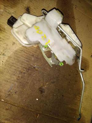 Mitsubishi L200 98-05 Jobb Első Ajtó Zárszerkezet  Központizár Motor