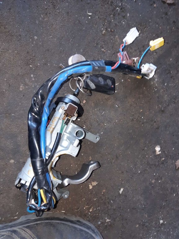 Suzuki Swift II 96-03 Gyújtáskapcsoló 2. kép