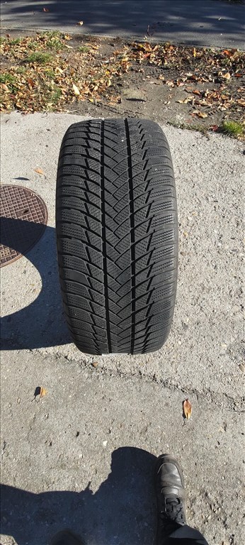  275/45 R20" újszerű Bridgestone téli gumi szett 1. kép