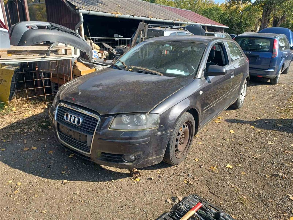 Audi A3 140le bontott alkatrészei 1. kép