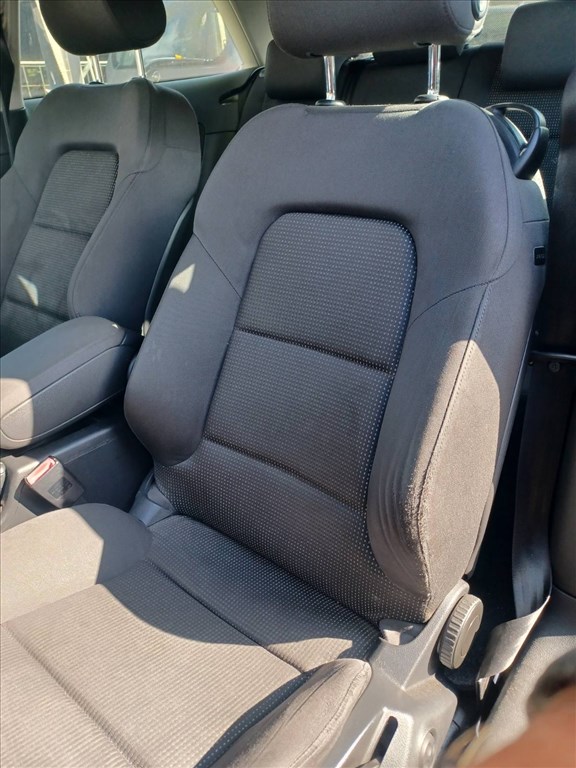 Audi A3 140le bontott alkatrészei 7. kép