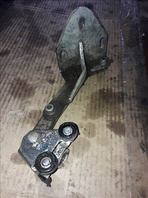 Iveco Daily Jobb Tolóajtó Alsó Görgő