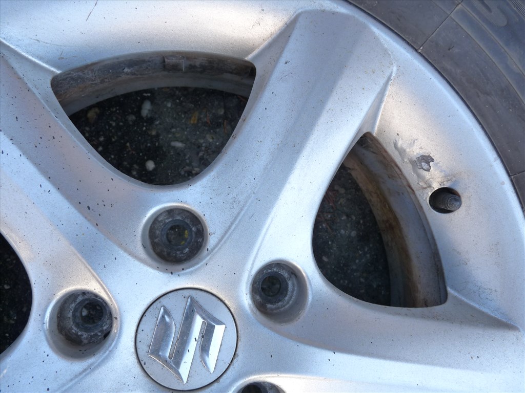  16" használt alufelni, rajta 205/60 használt Toyo Tires gumi  5. kép