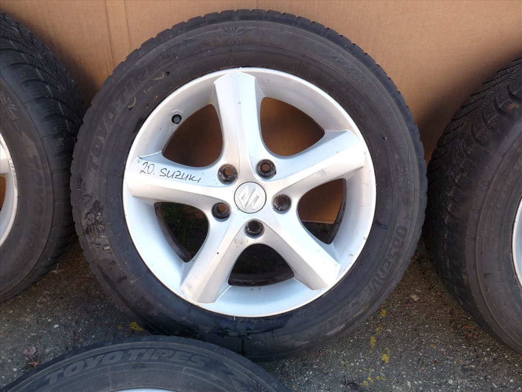  16" használt alufelni, rajta 205/60 használt Toyo Tires gumi  8. kép