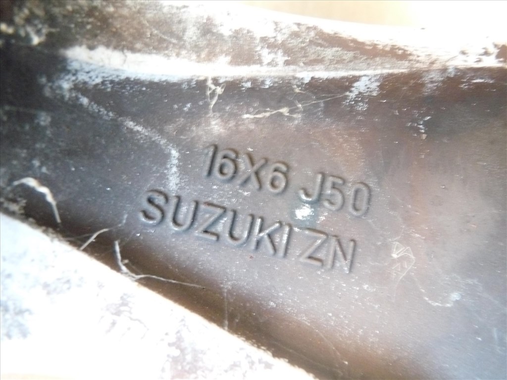  16" használt alufelni, rajta 205/60 használt Toyo Tires gumi  13. kép