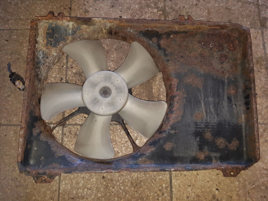 Suzuki Swift III 04-10 Vízhûtõ Ventilátor 2. kép