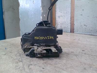 VOLKSWAGEN GOLF IV. Jobb hátsó ajtó zárszerkezet központi záras