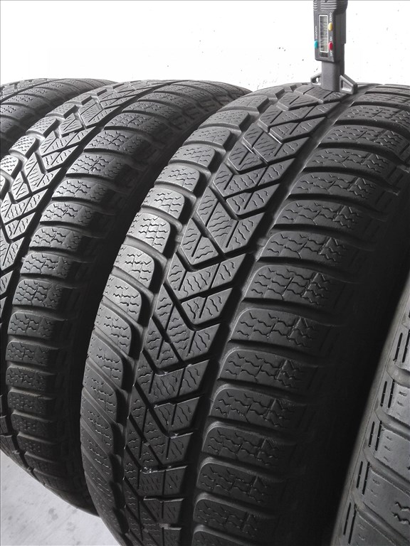 215/55R16 Pirelli téli gumi garnitúra 215/55 r16 2. kép