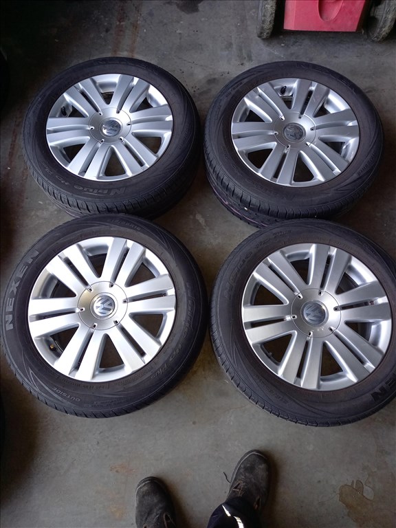 VW Passat 5x112-as 16" újszerű (gyári felni) alufelni, 215/55 használt Nexen nyári gumi Sxx3 1. kép