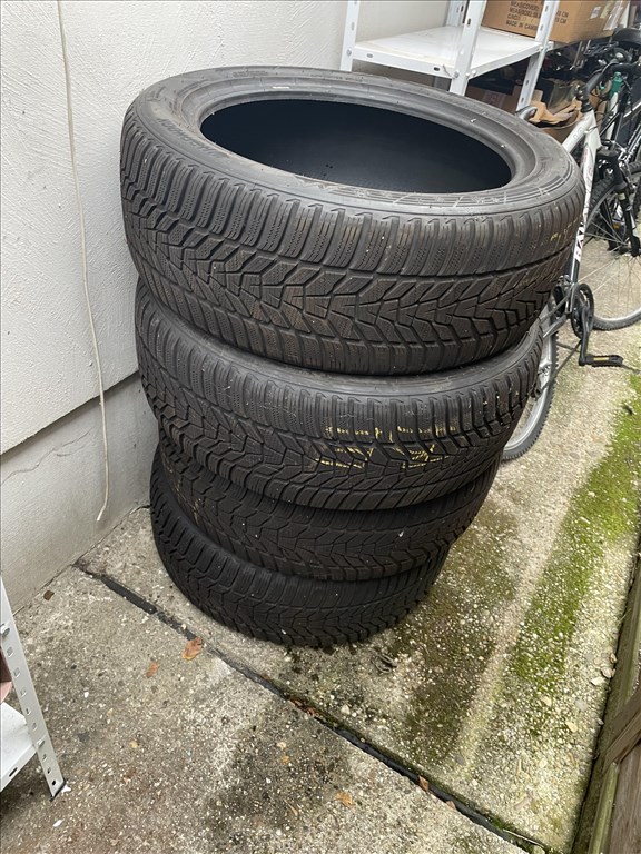  235/5019" újszerű Hankook téli gumi gumi 1. kép