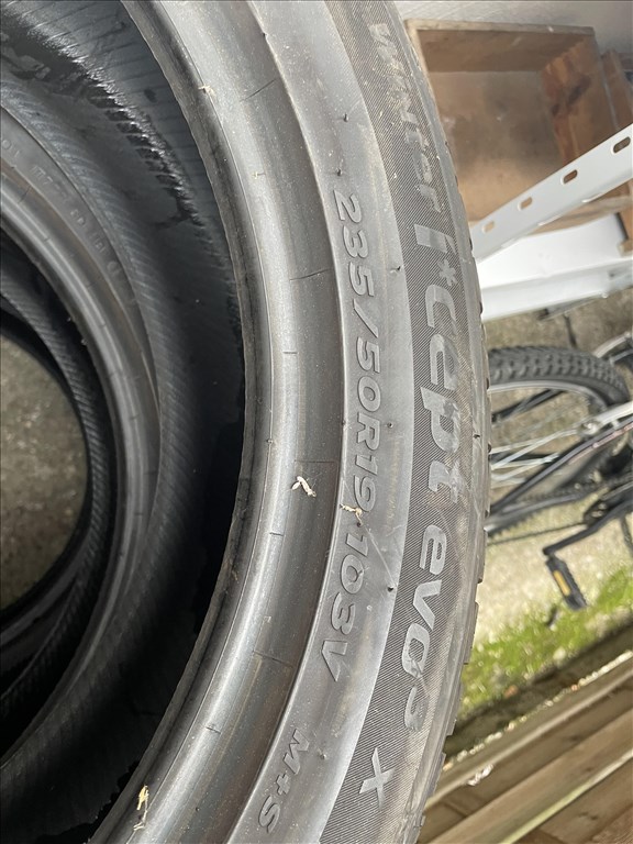  235/5019" újszerű Hankook téli gumi gumi 2. kép