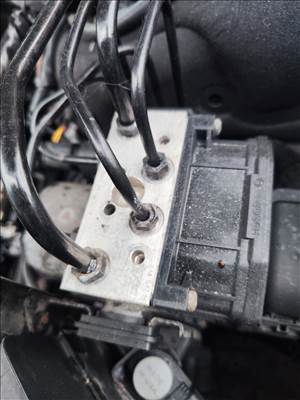 Audi A6 (C5 - 4B), Audi A4 (B6/B7), Volkswagen Passat B5 4b0614517G és 4b0614517H ABS kocka 