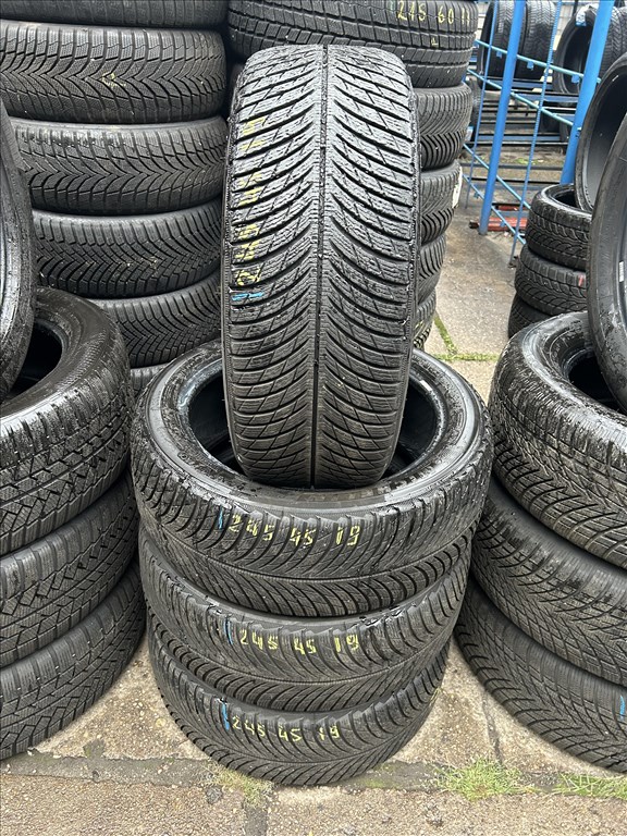 4db 245/45×19″ Michelin téli gumiabroncs. (3751159) 1. kép
