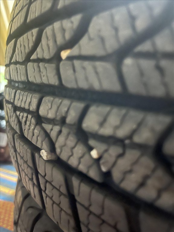  205/7516 C" újszerű Goodyear téli gumi 2 db 3. kép