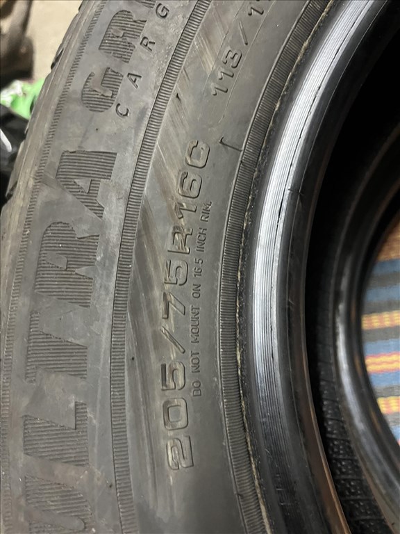  205/7516 C" újszerű Goodyear téli gumi 2 db 4. kép