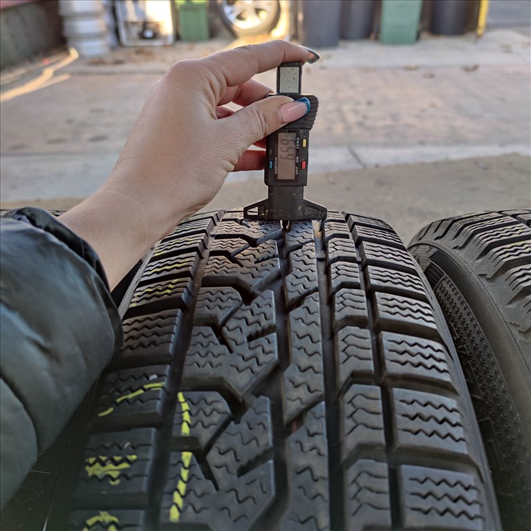  215/70 R16 Kumho téli gumi 15000ft a 4db/201/ 2. kép
