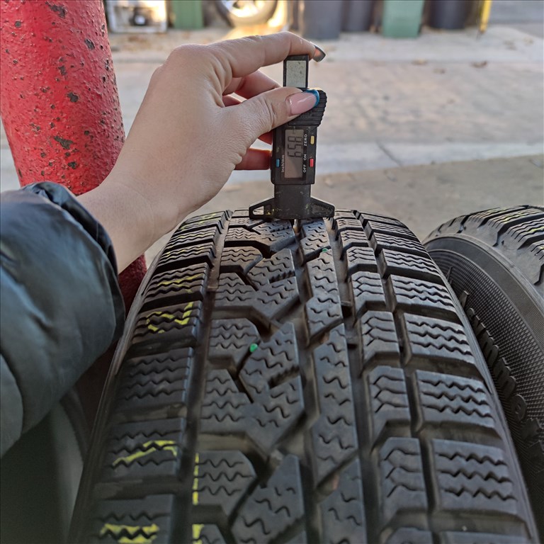  215/70 R16 Kumho téli gumi 15000ft a 4db/201/ 3. kép