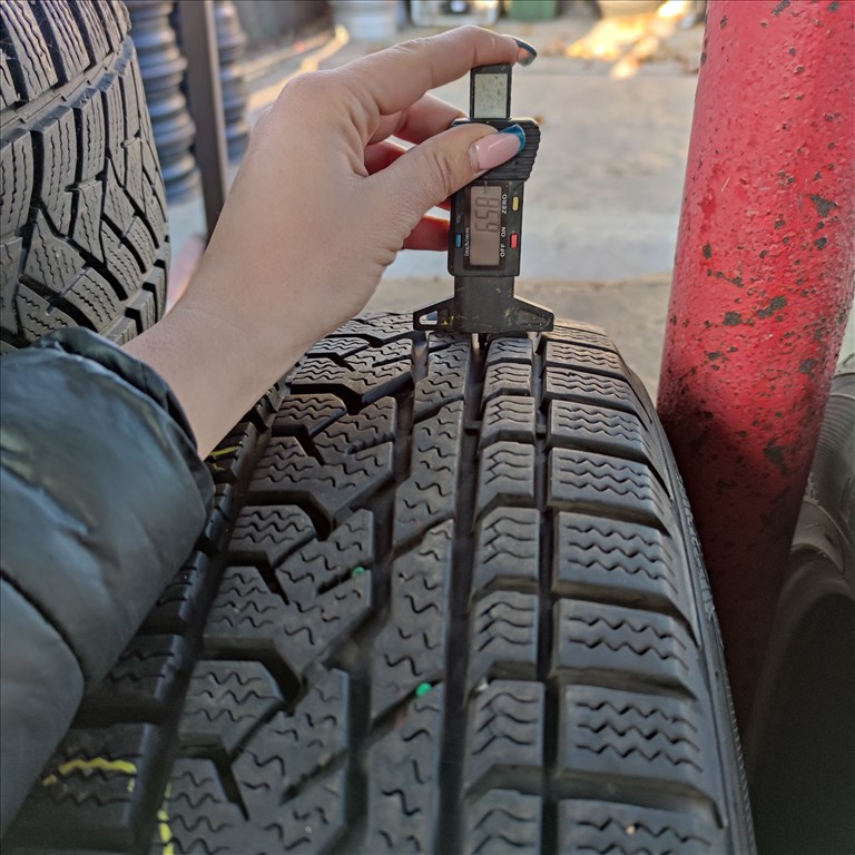  215/70 R16 Kumho téli gumi 15000ft a 4db/201/ 4. kép