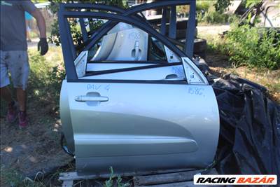 Toyota RAV4 II.  jobb első ajtó kompletten (1586.)
