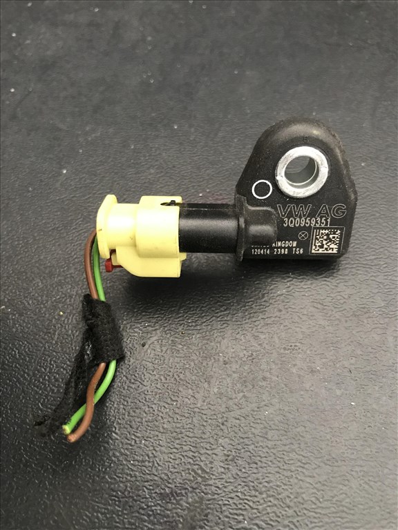 Skoda Octavia III ütközés érzékelő 3q0959351 1. kép