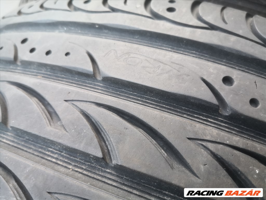 Vw T5 / T6 - ra 235/55R17-es. négyévszakos gumi 9. kép