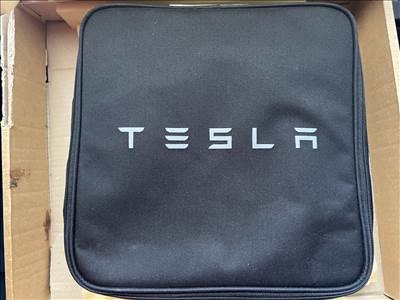 Tesla UMC 2 gyári új töltő Tesla Type 2 otthoni töltő 1121254-00-G 75.000 Ft